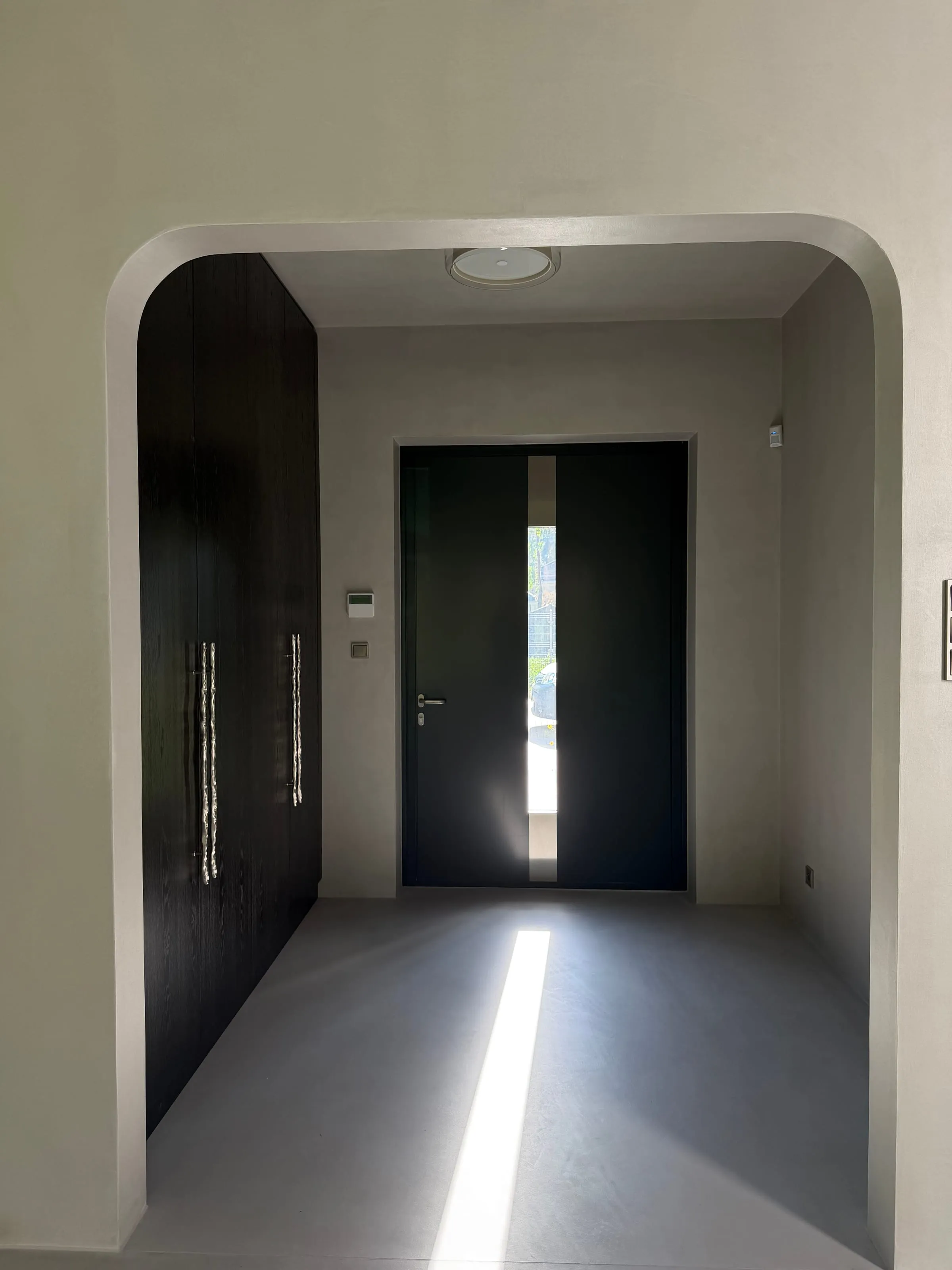 Rezydencja w Zegrzu — realizacja z mikrocementu